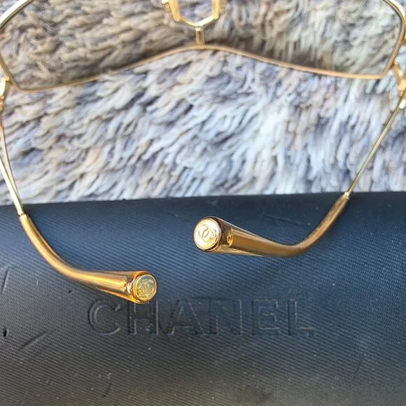Authentic Chanel Gold Sunglasses crystal CC - Picture 5 of 14